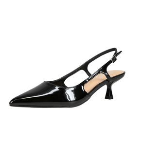 Mujer-ZapatosCerrados_MujerSodaBELLPATENT_Negro_1